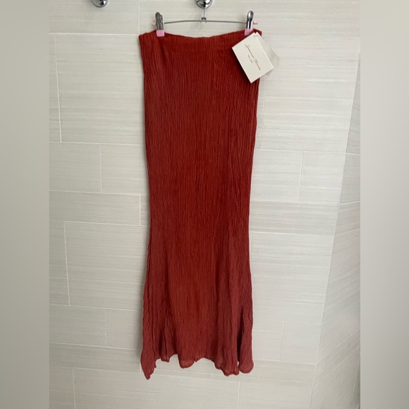 Savannah Morrow signature handloom maxi skirt . Unique silk and bamboo fabric. - Picture 5 of 7